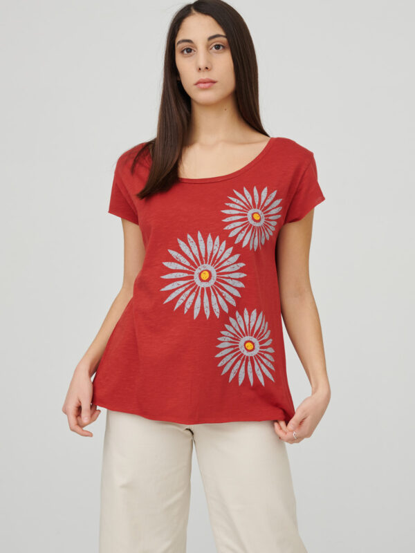 womens_back-slit_rosettes_firebrick-red_front_inspira