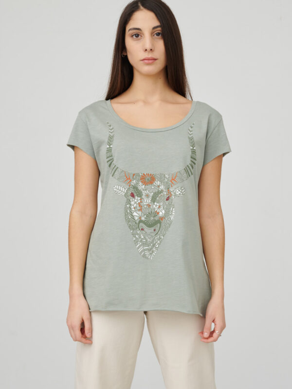 womens_back-slit_fullness_light-green_front_inspira